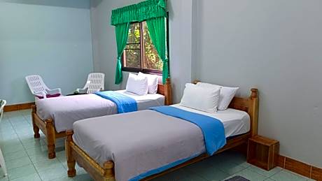 Large Twin Room with Mountain View and Fan Only -Air conditioning with Surcharge