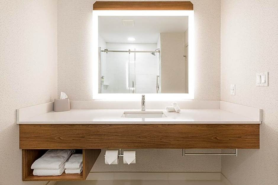 Holiday Inn Express Grande Prairie By IHG