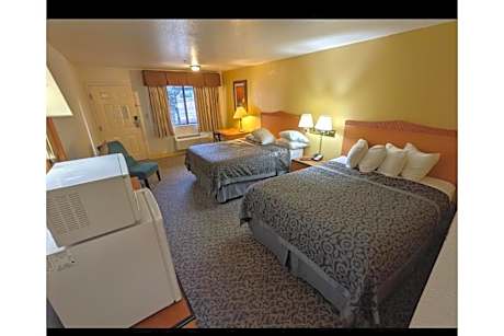 2 King Beds Non-Smoking