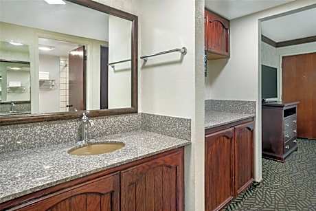 Two-Bedroom Family Suite with Three Queen Beds - Non-Smoking