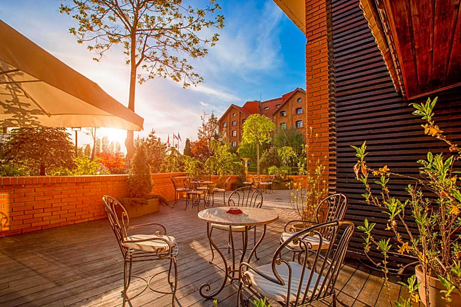 Caro Hotel