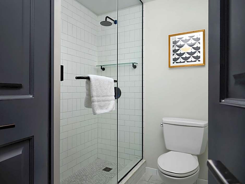 Hotel Phillips Kansas City Curio Collection by Hilton
