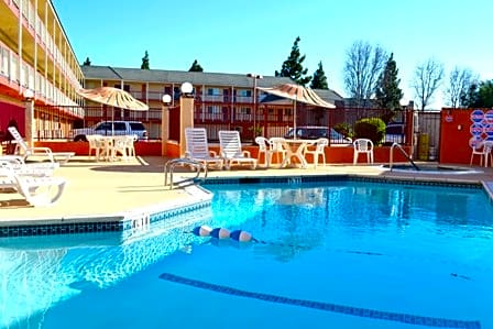 Motel 6 Fountain Valley, CA - Huntington Beach Area