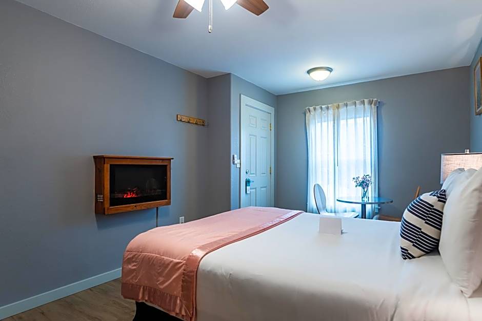 Inn at Haystack Rock