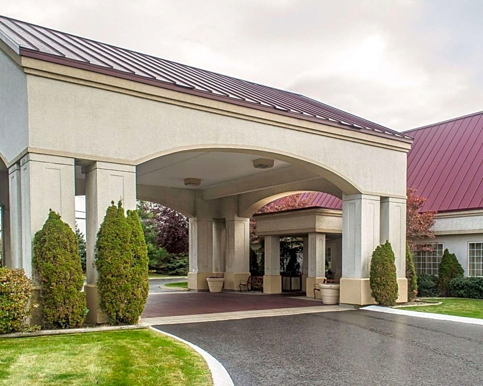 Days Inn by Wyndham Austintown
