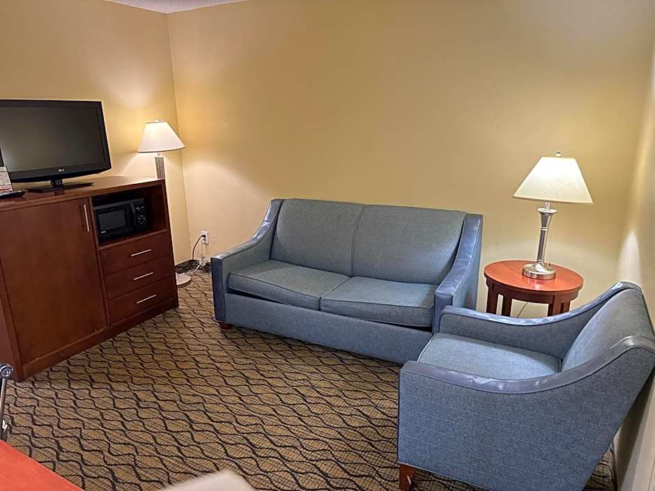 Baymont by Wyndham Mishawaka South Bend Area