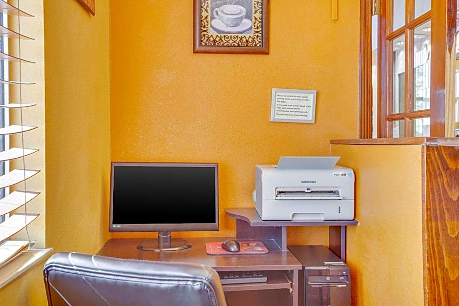 Econo Loge Inn & Suites Albuquerque East I-40 Eubank Exit