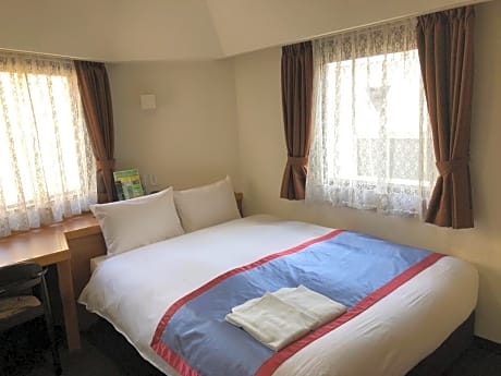 Single Room - Smoking - Main Building