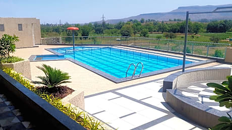 Hotel Grand Parivaar