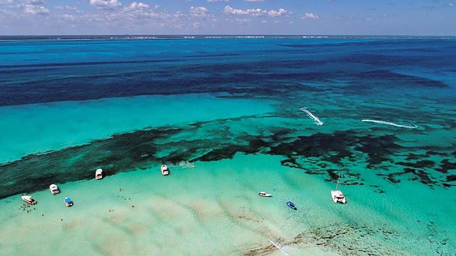 Casa del Jaguar Beach Hotel