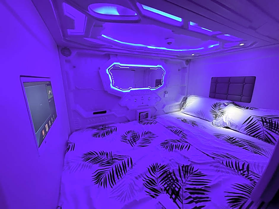 GOOD VIBES ONLY Capsule Hostel Malaga