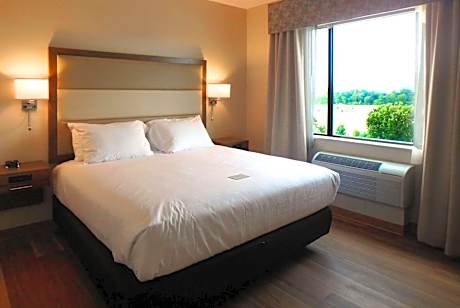 King Room - Non-Smoking