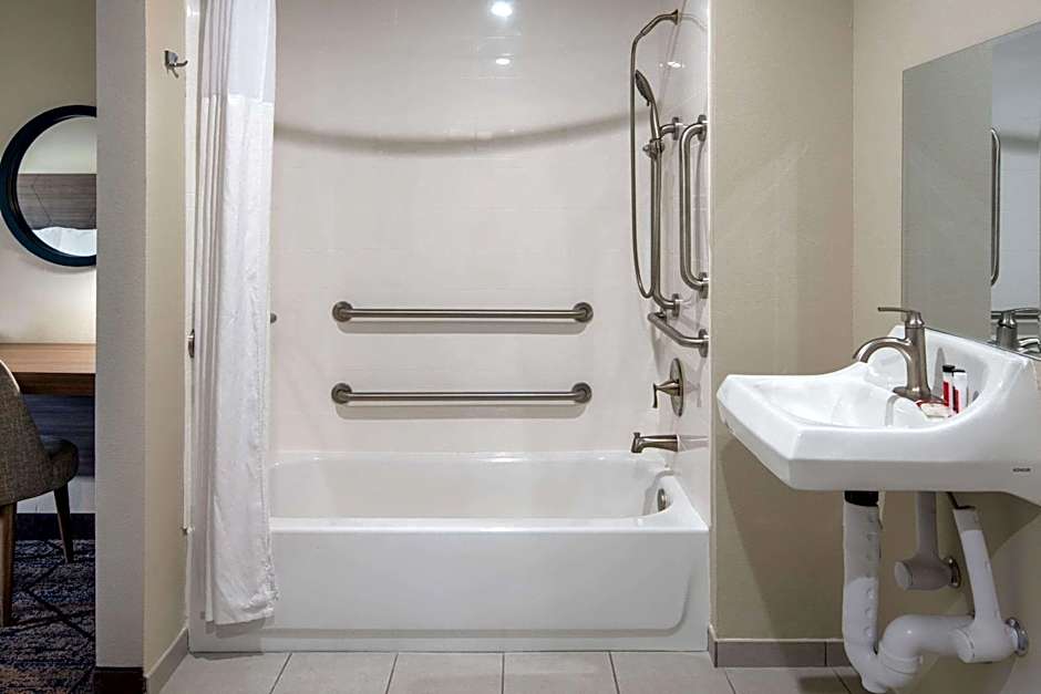 Ramada by Wyndham Modesto Yosemite Area