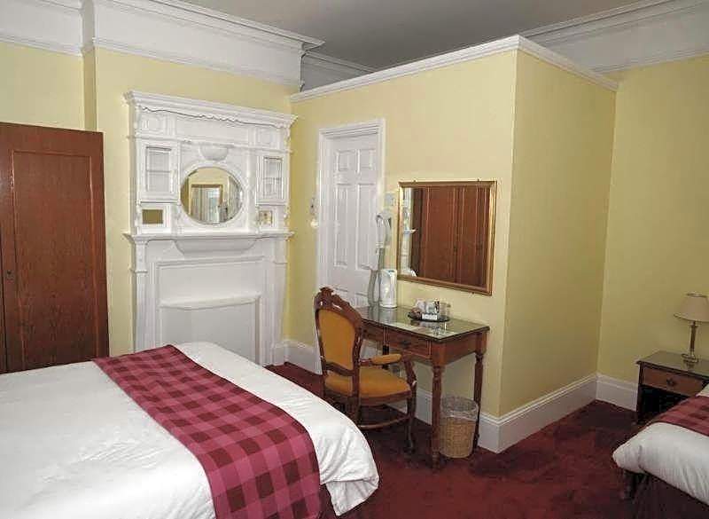 Wimblehurst Hotel
