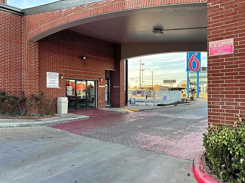 Studio 6 Houston TX Brookhollow