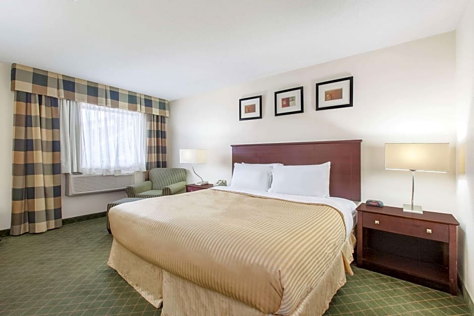 Knights Inn Parkway