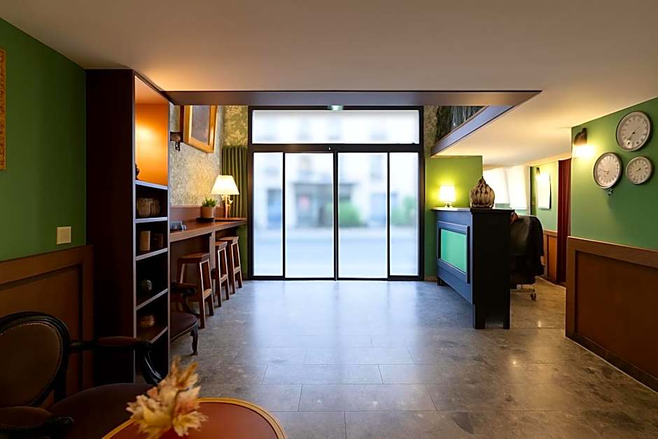 Walled off Hotel Paris