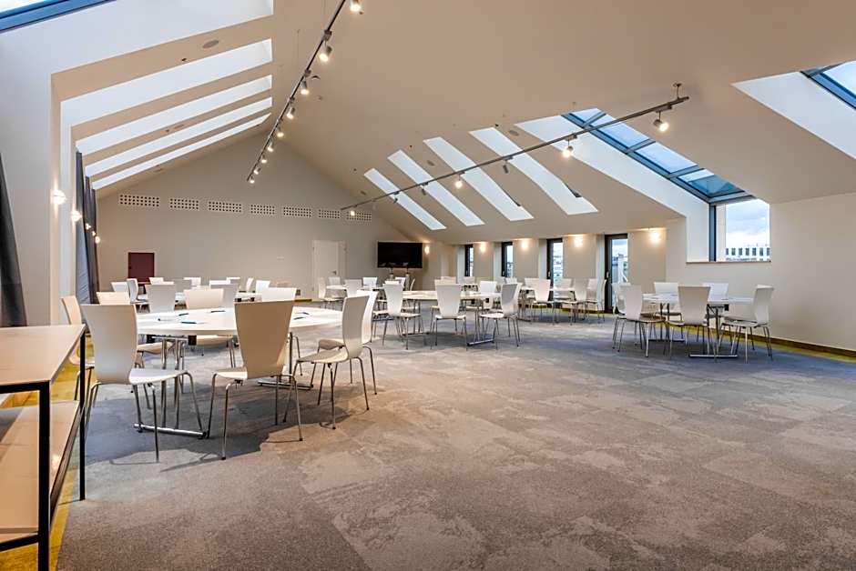 Akeah Verdi Budapest