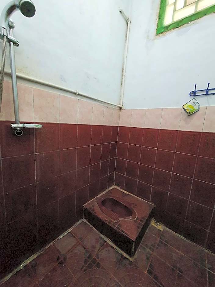 OYO 91077 Losmen Bunda Arema