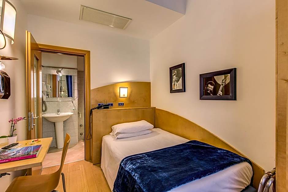 Hotel Franklin Feel The Sound