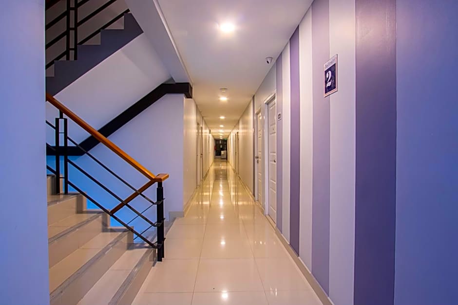 Salinsiri at ladkrabang