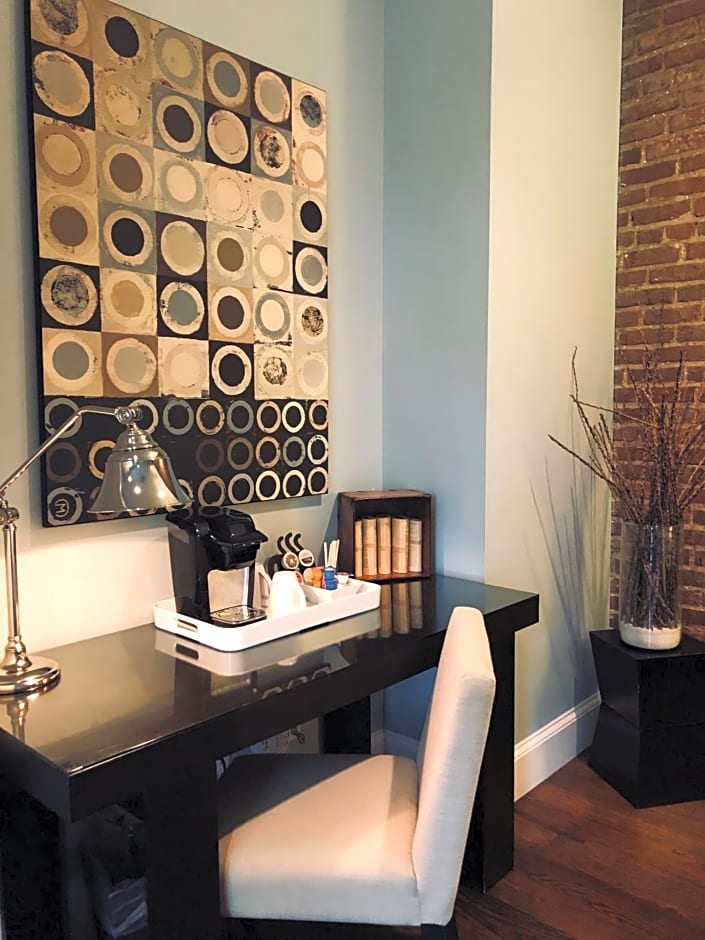 Suites at 249