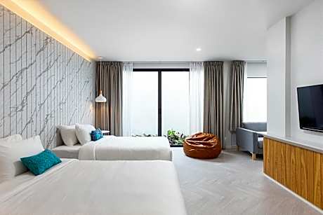 Deluxe Family Room