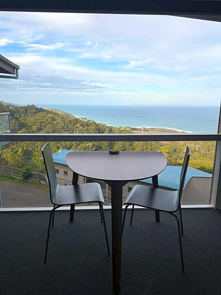 Chris's Beacon Point Restaurant & Villas