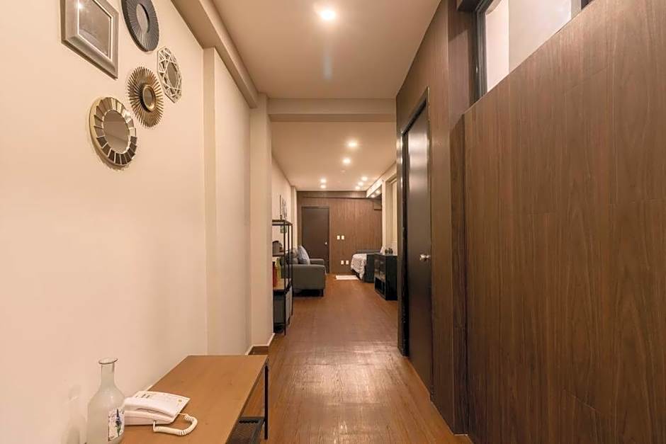 306 Zocalo Cathedral 2Bdrm 2bath apt AC Rooftop