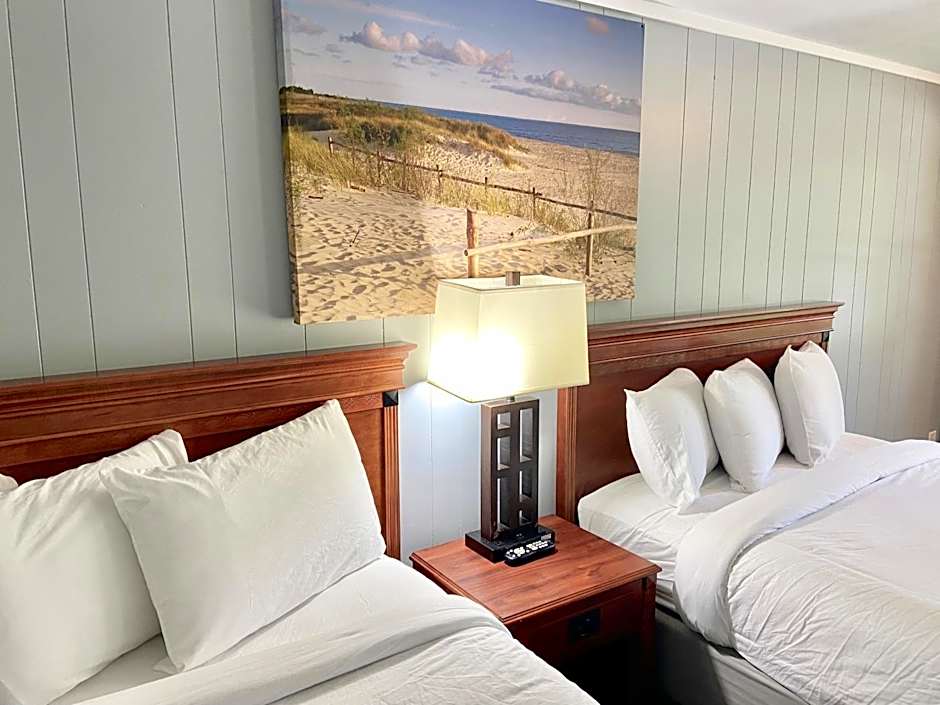 Elk Rapids Lakeshore Inn