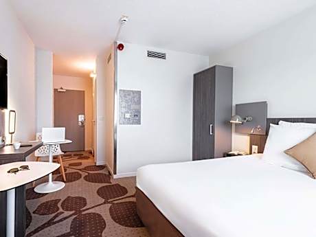 Standard Double Room - Mobility Accessible