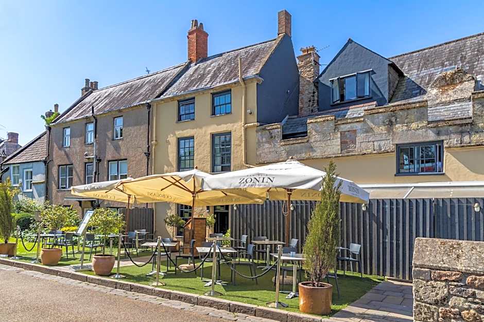 The Ancient Gatehouse & Rugantino Restaurant