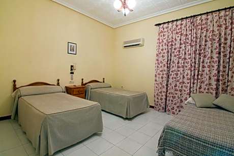 Hostal Santa Ana