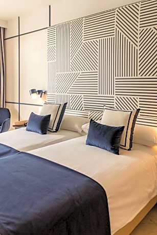 Deluxe Double or Twin Room with Sea View