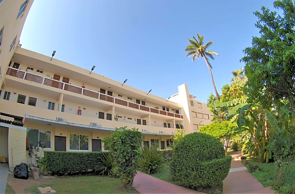 Hotel Las Jacarandas