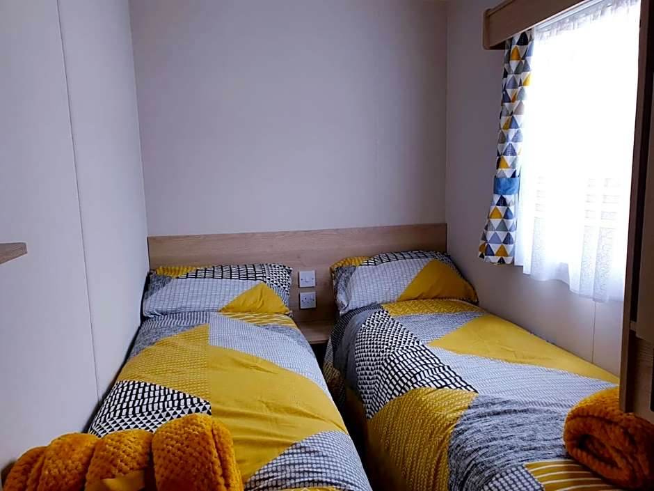 The Abi Joseph @Combe Haven