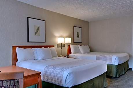 Queen Room with Two Queen Beds - Disability Access