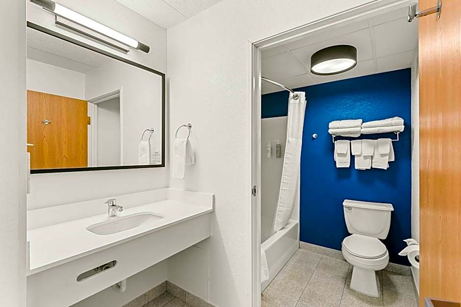 Spark by Hilton Cedar Falls