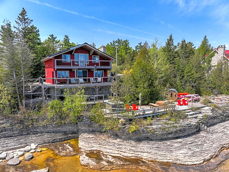 Norse Nook - Waterfront w Hot Tub & Sauna