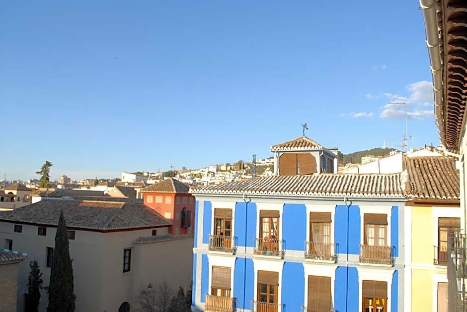 La Perla Granada Suites