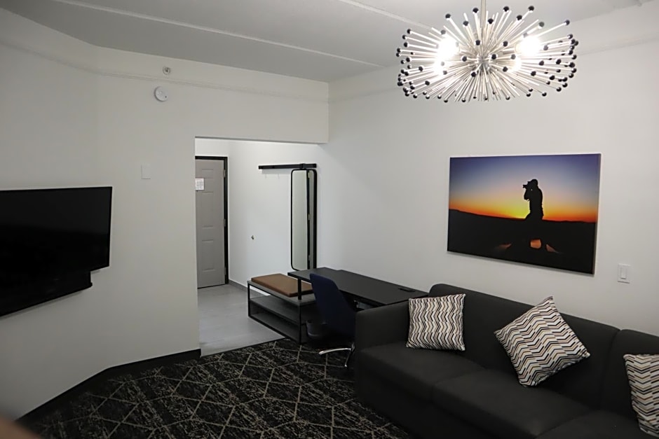 La Quinta Inn & Suites by Wyndham Houston Bush Iah South