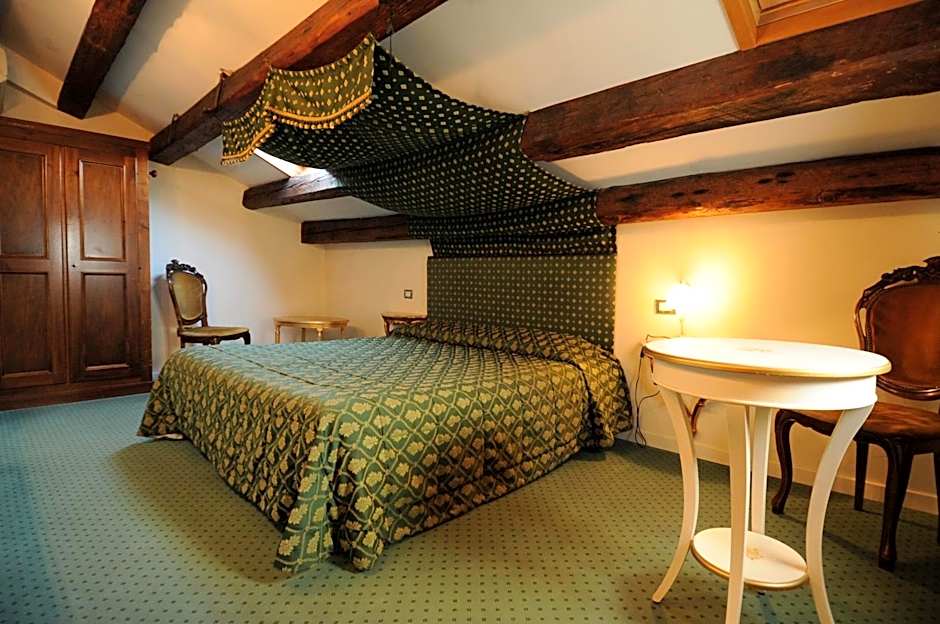 Hotel Mezzo Pozzo