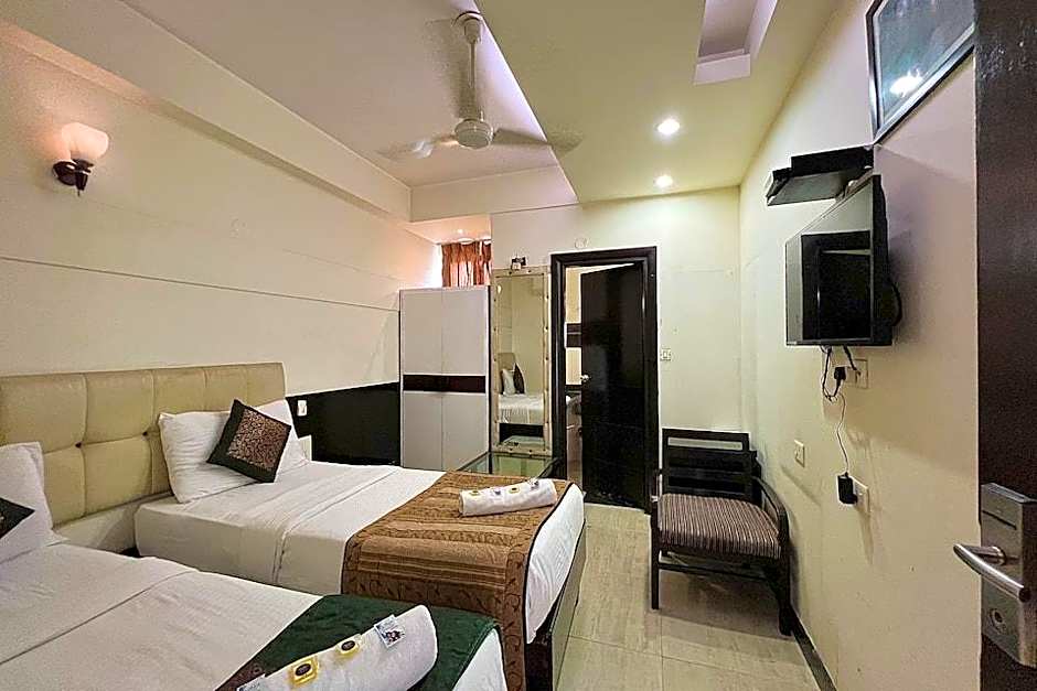Hotel Anand Retreat Kaushambhi, Ghaziabad