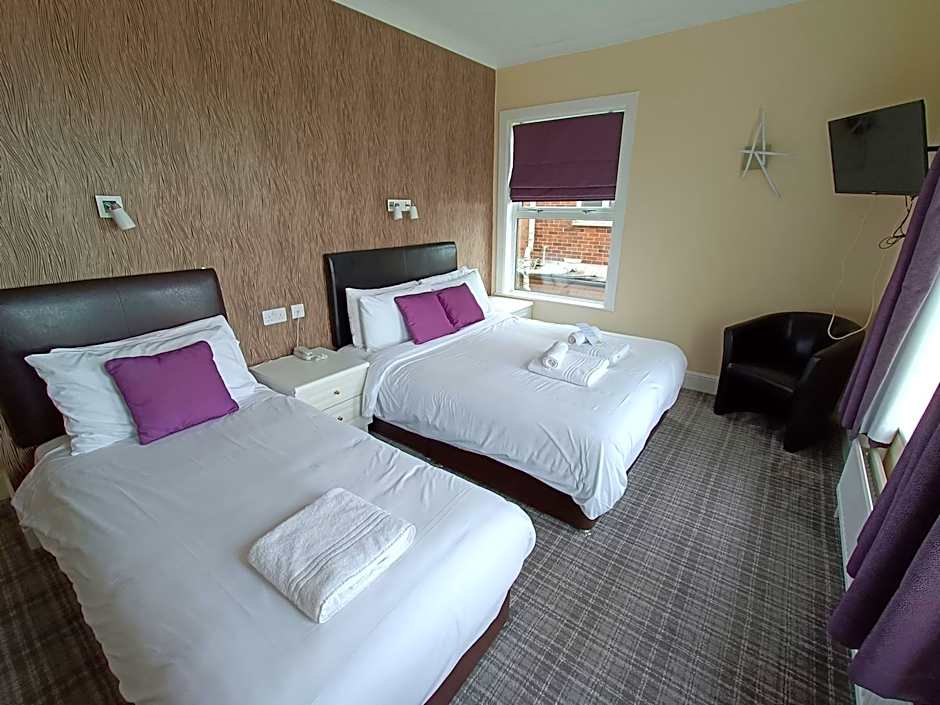 Photo 1 of 6 of Triple Room