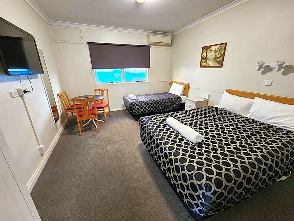 Hume Inn Motel