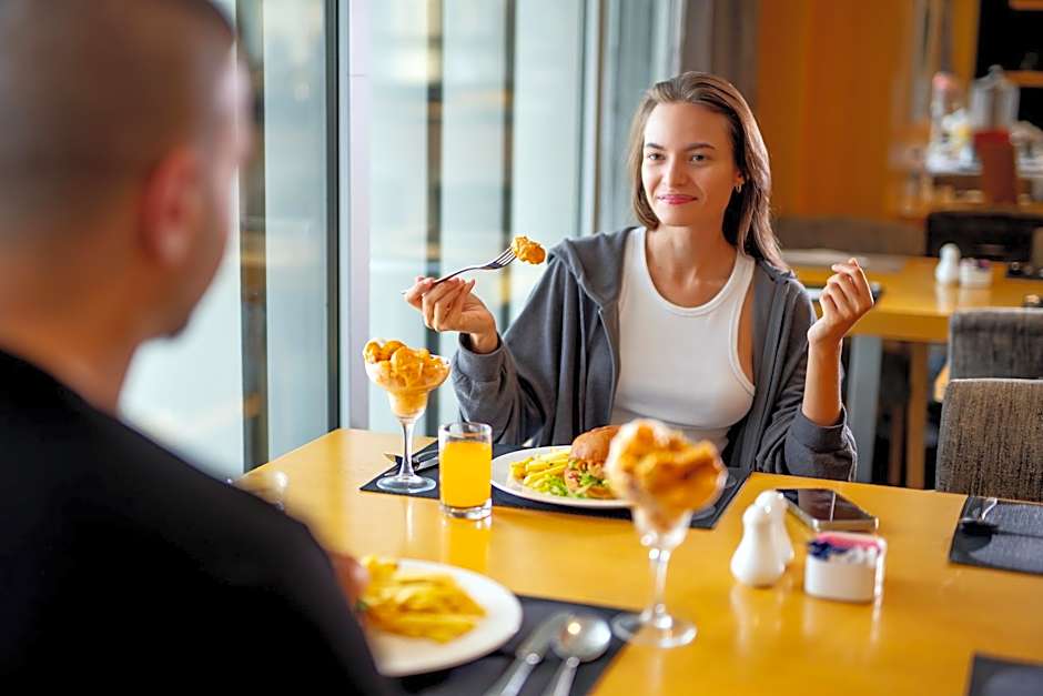 Hala Arjaan by Rotana Hotel