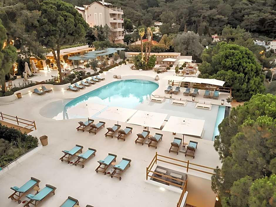 Perios Beach House - Adults Only