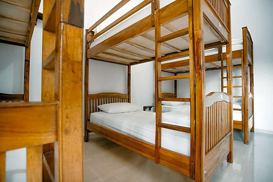 Double'D Hostel