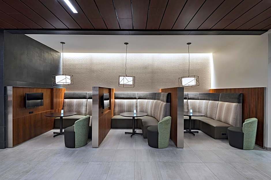 Courtyard by Marriott Jackson Madison