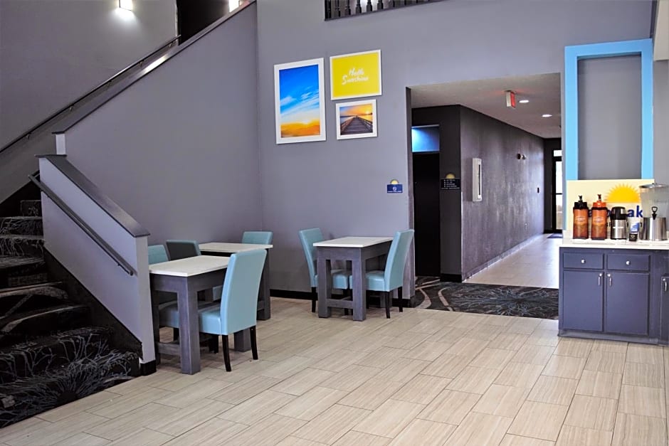 Days Inn by Wyndham Montgomery
